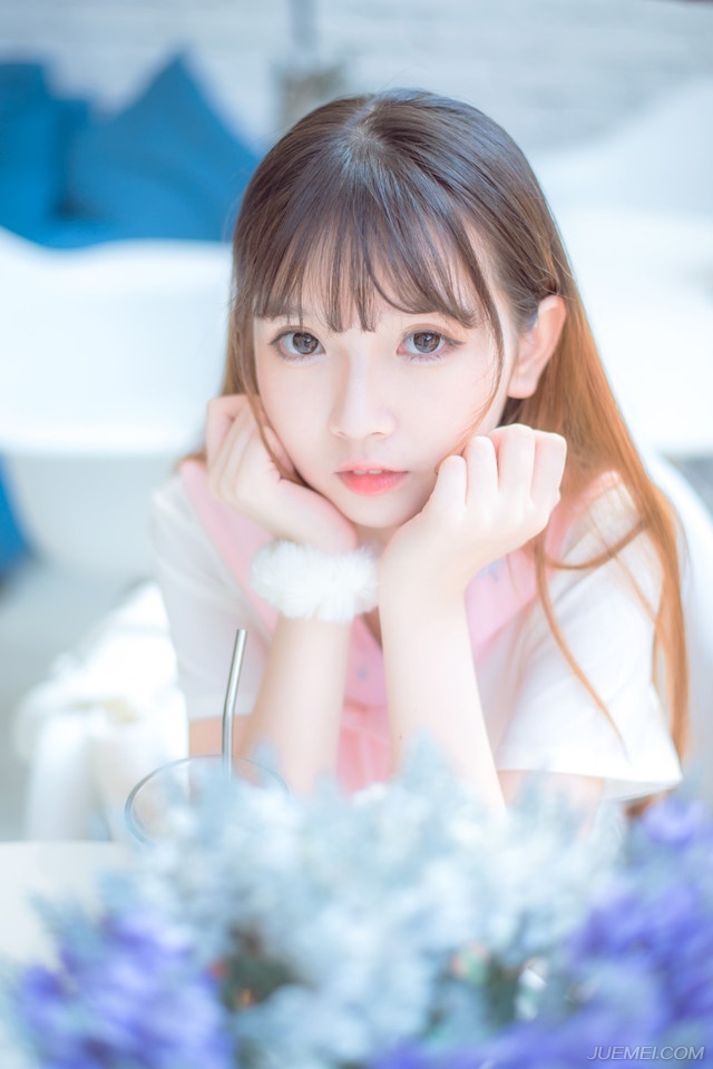 到最后，魏延索性也放开了，一路加速行军，当带着人马抵达成都平原的时候，看到庞统在成都城外立寨，而非已经大开成都城门来迎接自己的时候，魏延才算稍微松了口气。